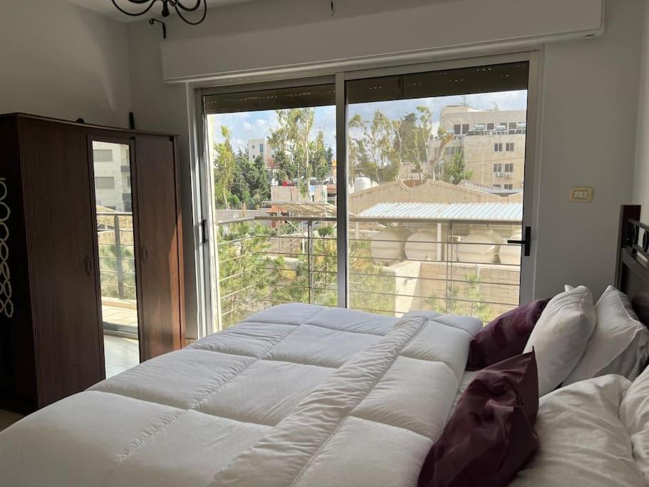 Ronza Elegant Apartment Amman Exterior foto
